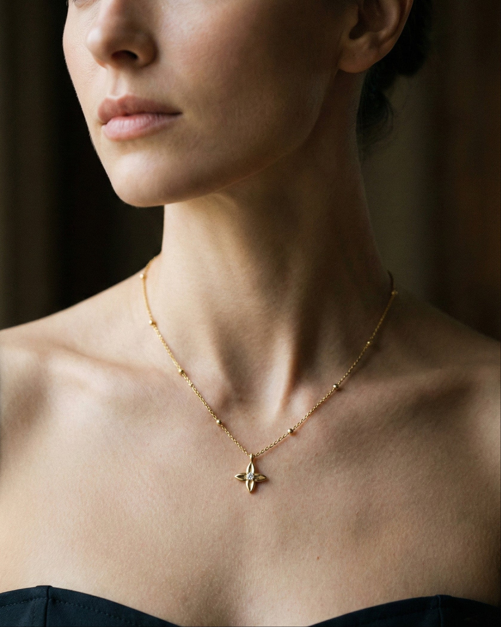 The Flora Necklace Gold