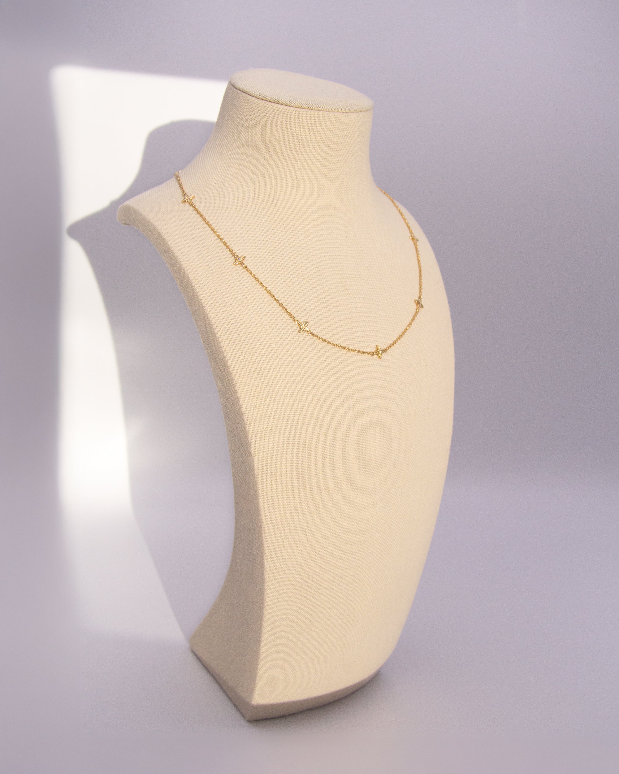 The Flora Station Necklace Gold