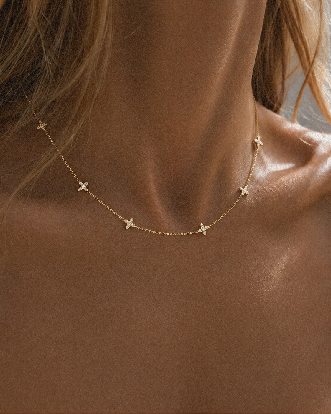The Flora Station Necklace Gold